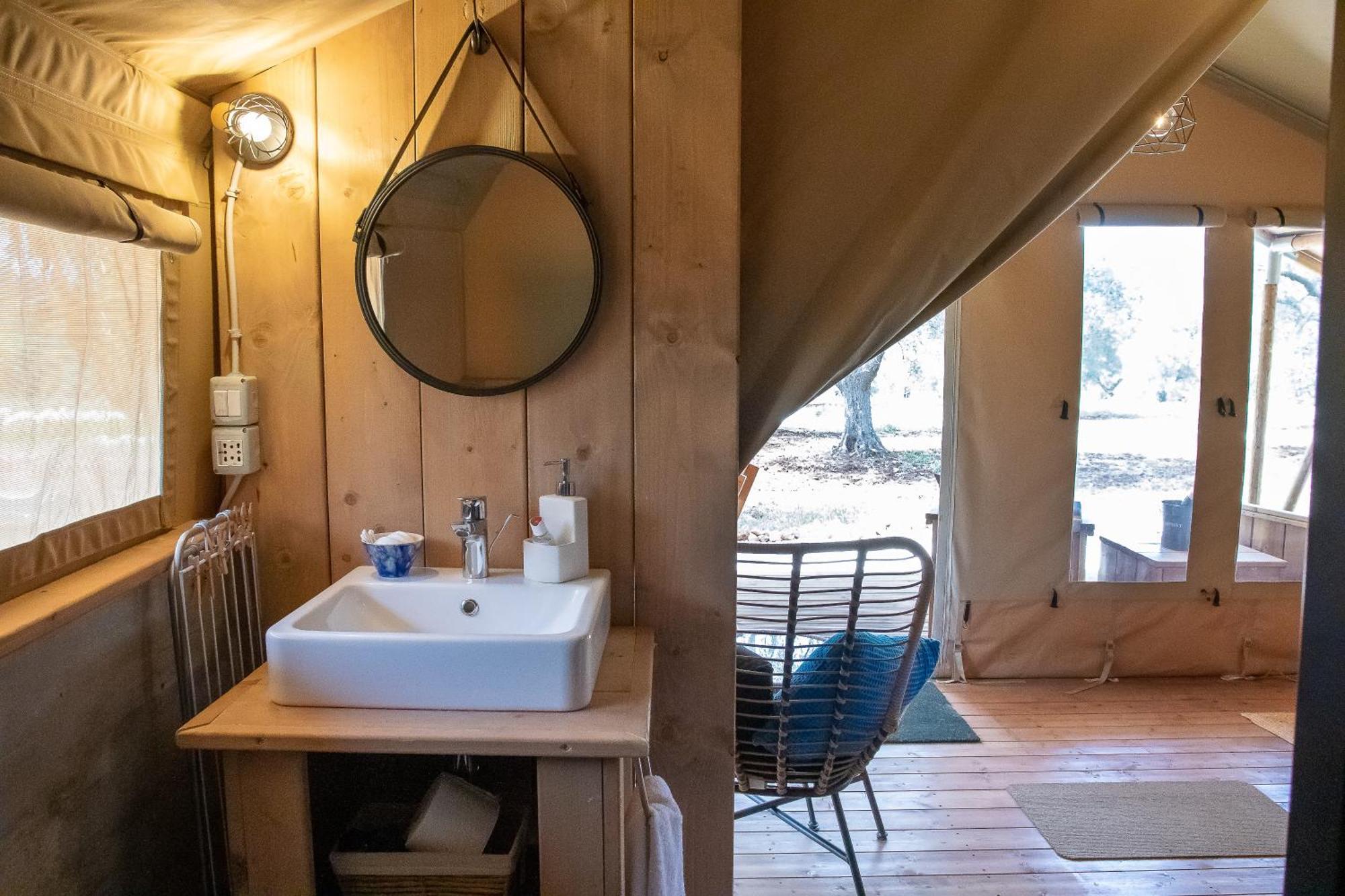 Domus Olea Glamping Hotell Ceglie Messapica Exteriör bild