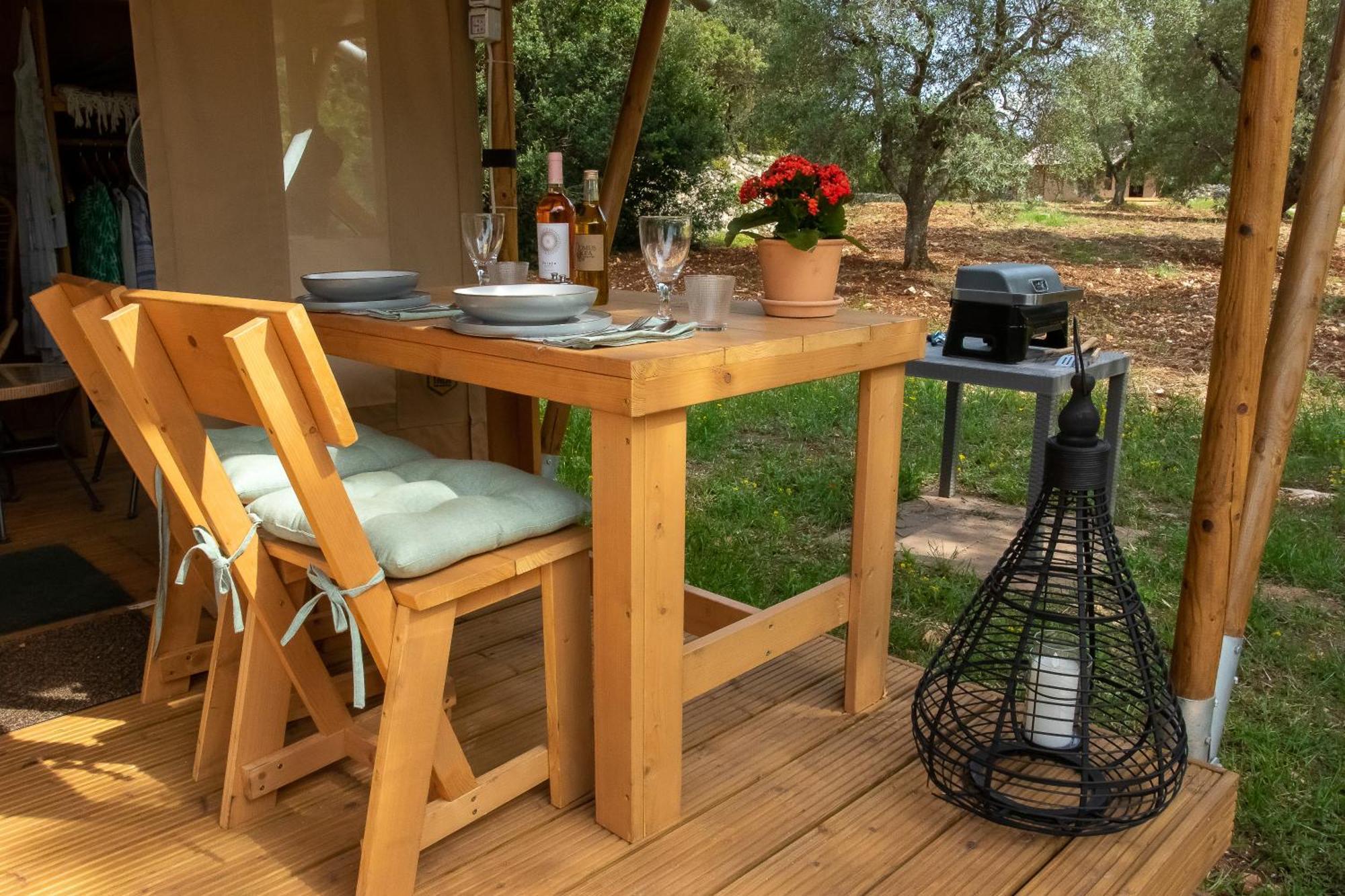 Domus Olea Glamping Hotell Ceglie Messapica Exteriör bild
