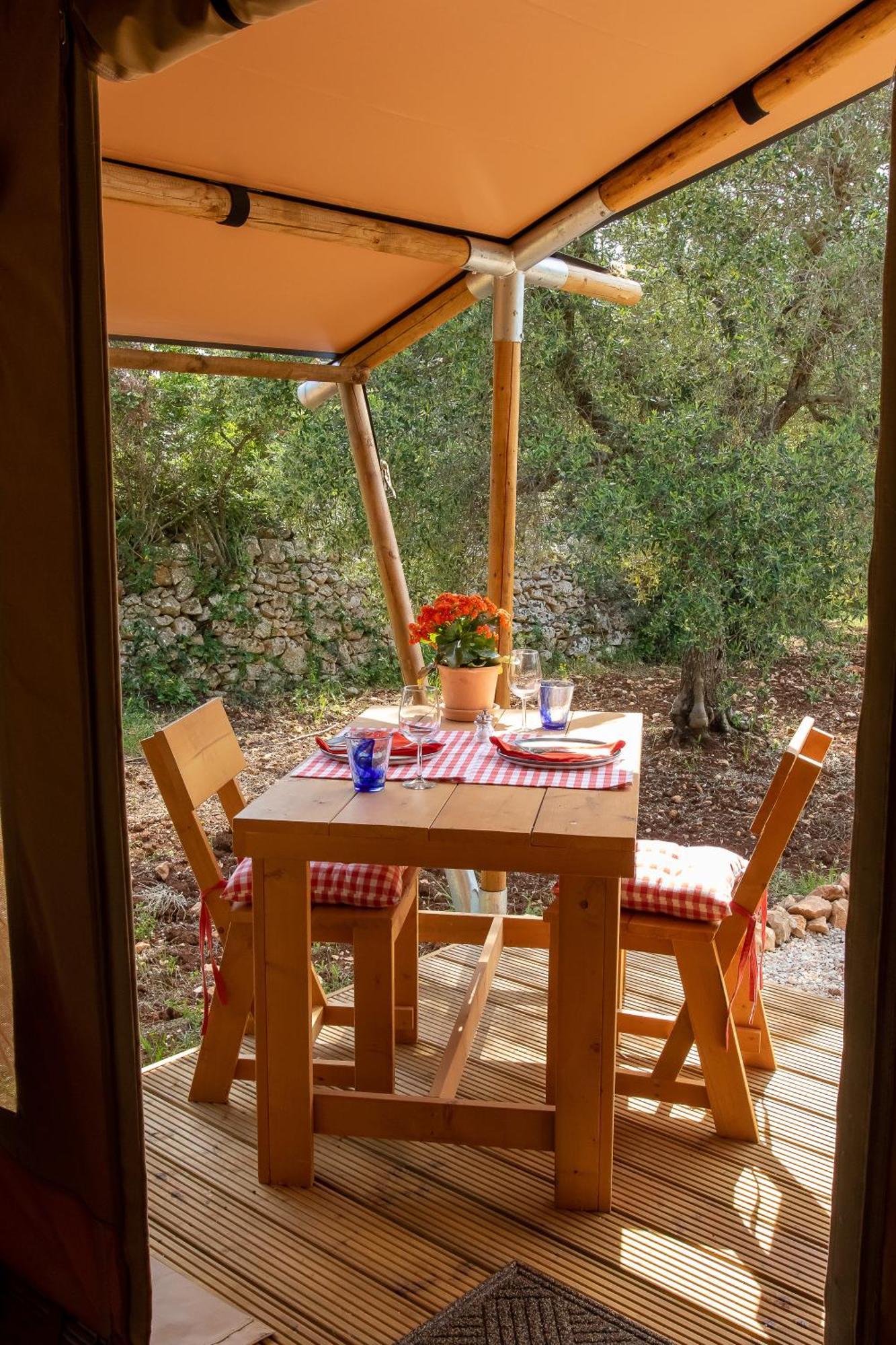 Domus Olea Glamping Hotell Ceglie Messapica Exteriör bild