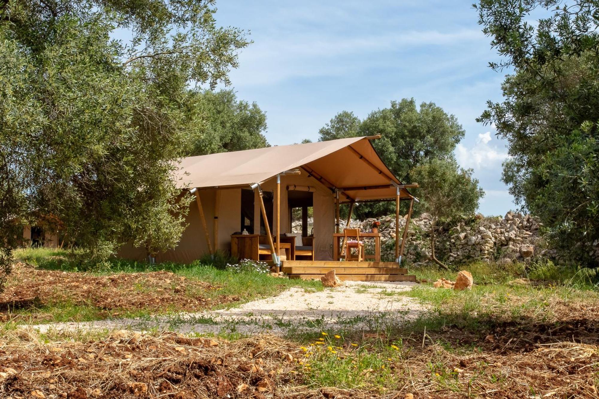 Domus Olea Glamping Hotell Ceglie Messapica Exteriör bild