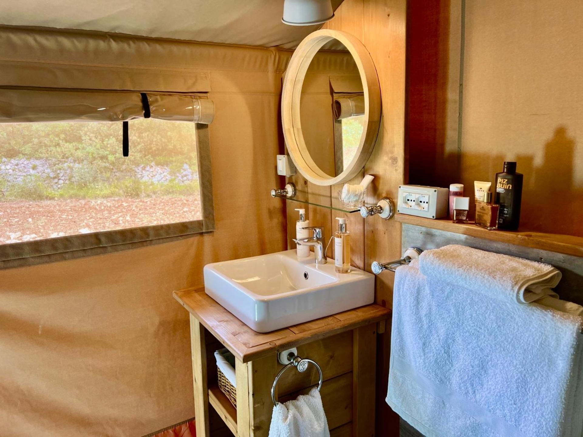 Domus Olea Glamping Hotell Ceglie Messapica Exteriör bild
