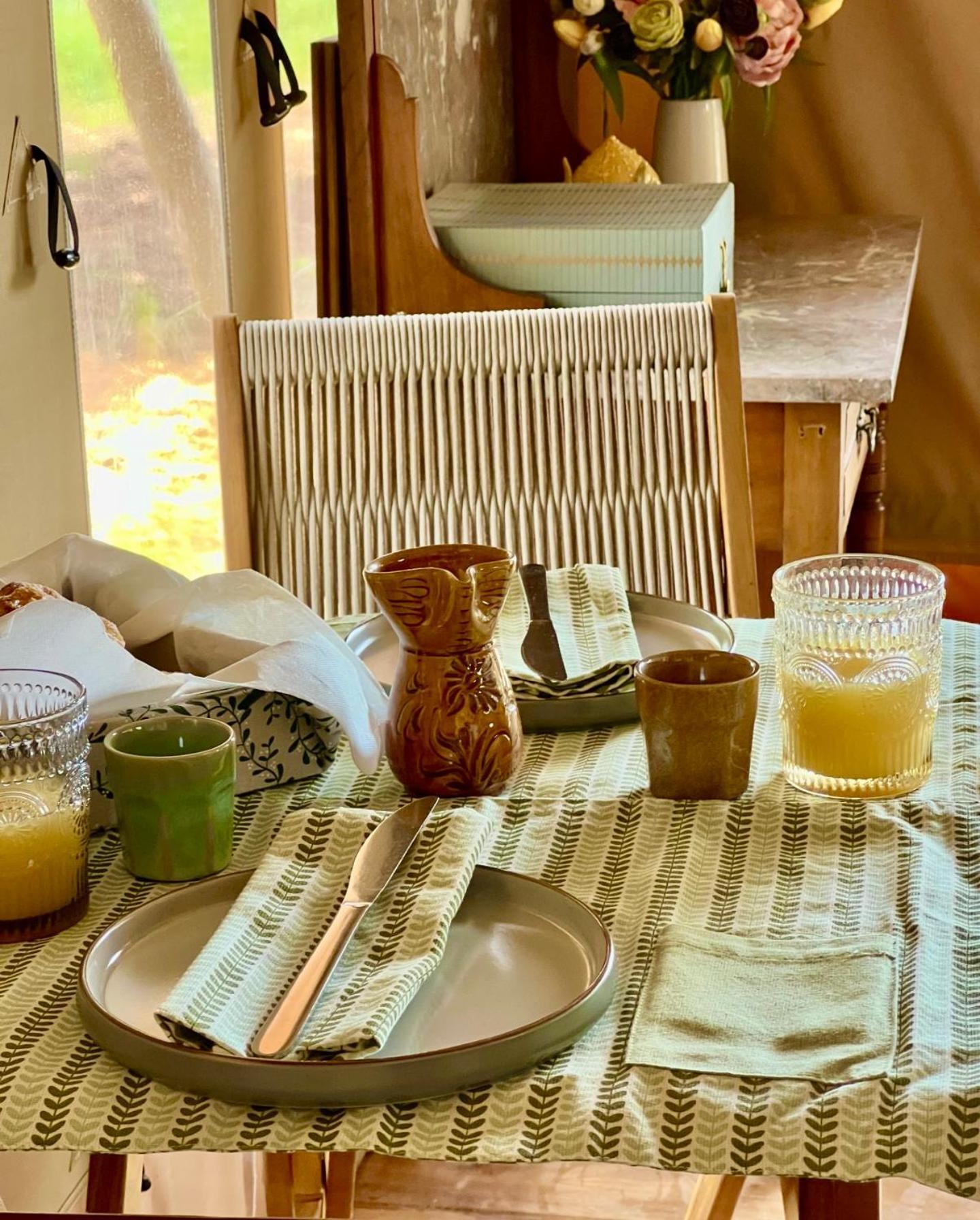 Domus Olea Glamping Hotell Ceglie Messapica Exteriör bild