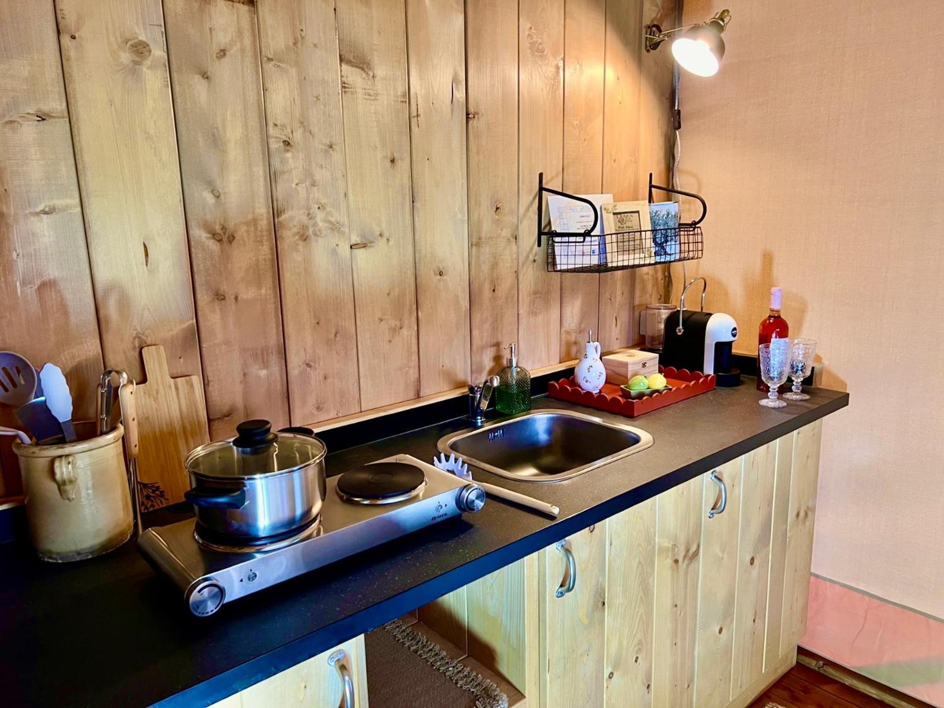 Domus Olea Glamping Hotell Ceglie Messapica Exteriör bild